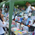 Imagen de uno de los estands de la Feria del Libro coyantina ayer por la mañana. MEDINA