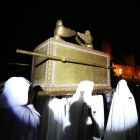 Reproducción del Arca en el desfile de la Noche Templaria.