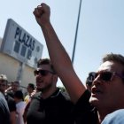 Taxistas concentrados en la asamblea en Madrid-Barajas. MARISCAL