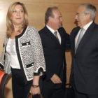 Pilar del Olmo antes de su comparecencia en las Cortes regionales.
