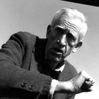 Una de las pocas imágenes del esquivo J.D. Salinger, agrediendo al fotógrafo que la tomó.