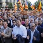 El vicepresidente Oriol Junqueras encabeza la concentración en Barcelona para pedir la dimisión de Jorge Fernández Díaz.