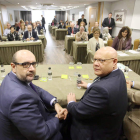 Rafael López, el presidente estatal de CSI-F, Miguel Borra y Juan Carlos Gutiérrez Rodilla. M. CHACÓN