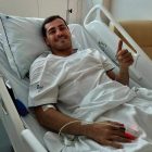 Iker Casillas tranquilizó a sus seguidores con una foto suya tras superar el infarto.