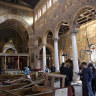 Aspecto que presentaba el interior de la iglesia de san Pedro tras la explosión. KHALED ELFIQI