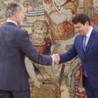 Felipe VI recibe a Mañueco en Zarzuela, JAVIER LIZÓN