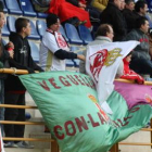 La peña Orgullo Cazurro dedicó una pancarta con sentimiento al entrenador Álvaro Cervera