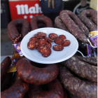 Puesto de la Feria del Chorizo de La Bañeza. JESÚS F. SALVADORES