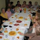 Un momento de la merienda celebrada por las amas de casa
