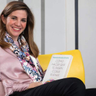 Marian Rojas con su libro sobre la felicidad. ASIS G. AYERBE