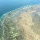 Un arrecife coralino afectado por el emblanquecimiento en el noreste de Australia.