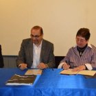 Firma del acuerdo de colaboración entre las asociaciones. DL