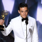 Rami Malek, con el Emmy a mejor actor por su trabajo en 'Mr. Robot'.