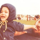 Meghan Markle, de niña, con su padre, Thomas Markle.