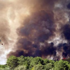 En las labores de extinción han participado 200 efectivos y miembos de la UME.