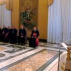 El Papa, con los obispos en el Vaticano