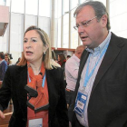 La ministra Ana Pastor con el consejero de Fomento José Antonio Silván.