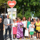 El Ayuntamiento de San Roque instala señales de tráfico contra la violencia machista.