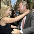 Fabra saluda a la alcaldesa de Alicante, Sonia Castedo.