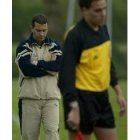 Álvarez Tomé, con gesto pensativo, durante un encuentro de la Cultural