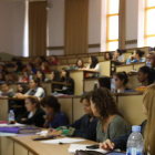 Imagen de alumnos en un aula de la Universidad de León. ARCHIVO