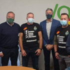 Los representantes de la APFP y de Vox, tras la reunión. DL