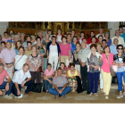 Foto de familia de la reunión de Afammer celebrada ayer en Grajal de Campos. ACACIO DÍAZ