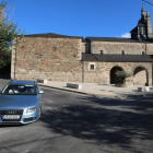 Iglesia de Villar de los Barrios, en cuyo entorno fueron fusilados tres detenidos en Lombillo. L. DE LA MATA