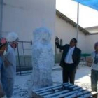 Antonio Canedo, acompañado de los artistas de la pasada edición