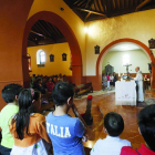 A la falta de sacerdotes se suma la elevada edad de muchos de ellos que complica la atención a varias parroquias a la vez.