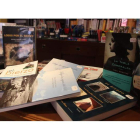 Una muestra de los ejemplares más vendidos en las librerías de Ponferrada.