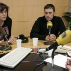 Verónica Viñas y Rafael Doctor junto con la moderadora, Nuria González, en un momento de la tertulia