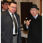 Tamargo, a la izquierda, y Domingo Cueto cerraron ayer el acuerdo de venta de la Cultural.