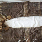 Uno de los pantalones hallados en una tumba excavada en la depresión de Turfán, en el oeste de China.