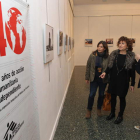 El concejal Santiago Macías presidió la inaguración de la exposición en la Casa de la Cultura.