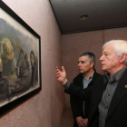 Santiago Macías y Gómez Domingo, en la inauguración de la exposición.