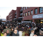 Concentración en diciembre pasado ante el Hospital del Bierzo para reclamar mejoras.
