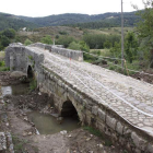 El Puente Viejo durante la limpieza y obras de iluminación. CAMPOS