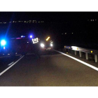 El brutal accidente se produjo pasadas las 20.00 horas en la carretera de Lorenzana y provocó una gran retención de tráfico