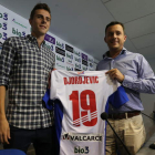 Luka Djordjevic se puso ayer por primera vez la camiseta de la Deportiva
