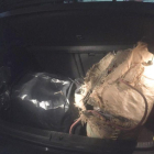 54 kg de droga escondidos en el maletero de un coche en Mataró.