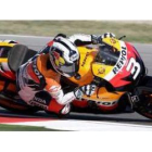 Dani Pedrosa conduce su moto durante los entrenamientos oficiales del G. P. de San Marino.