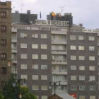 El Hotel Bergidum, de tres estrellas, está muy cerca del Hotel del Temple (a la izquierda).