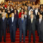 Foto de familia de los trabajadores y la dirección del Diario de León instantes antes de la comida d