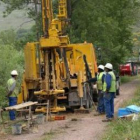 Primeras catas en terrenos de Valdoré y donde irá uno de los pilares del nuevo puente.