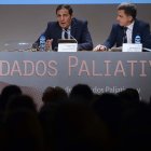 Antonio Sáez Aguado  y el director general de Asistencia Sanitaria, José Jolín, ayer. NACHO GALLEGO