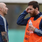 Sampaoli y Messi, en un entrenamiento de la selección argentina.