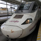 Morro del tren al final del trayecto en el que se aprecian múltiples impactos de aves e insectos. DL