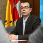 El concejal de Fomento, Luis Antonio Moreno, durante la rueda de prensa de ayer en el consistorio