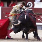 El diestro galo Juan Bautista durante la faena al primero de su lote.